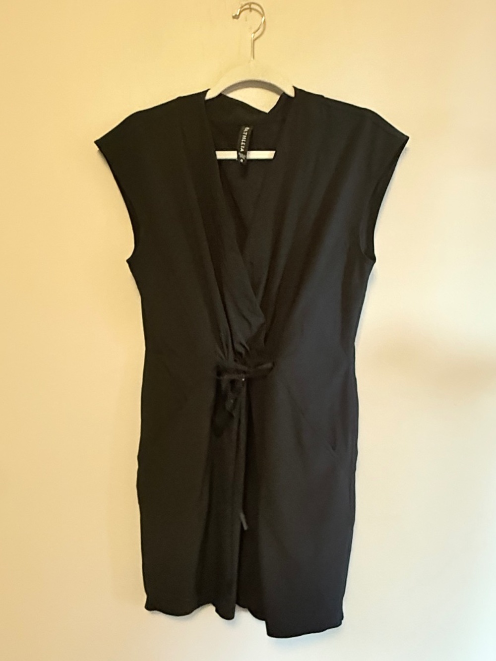 Athleta Marlow Romper Black Featherweight Stretch Short Sleeve M
